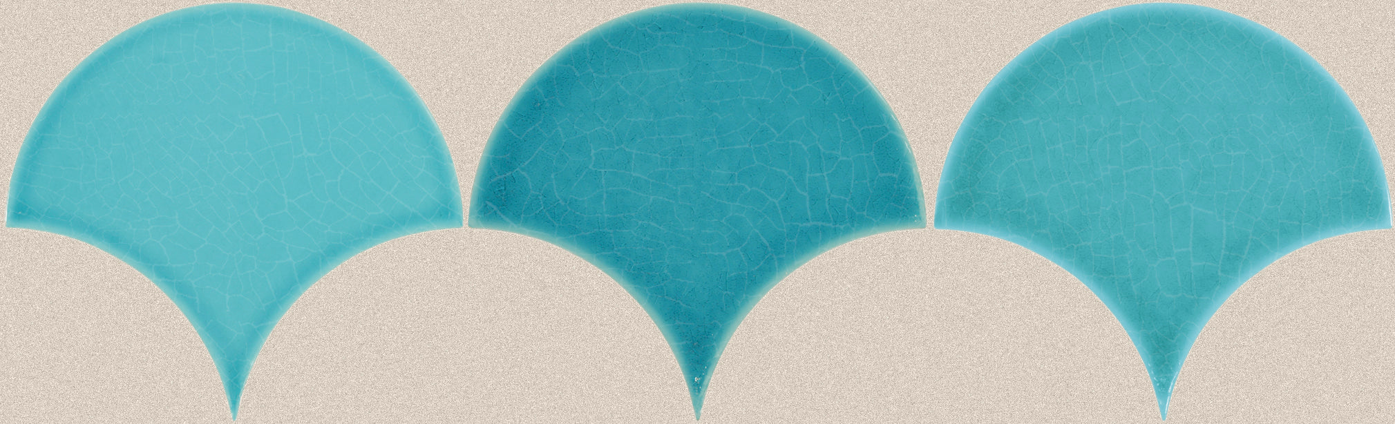 Fan 6X7 Celeste Blue Scalloped Crackled Tile